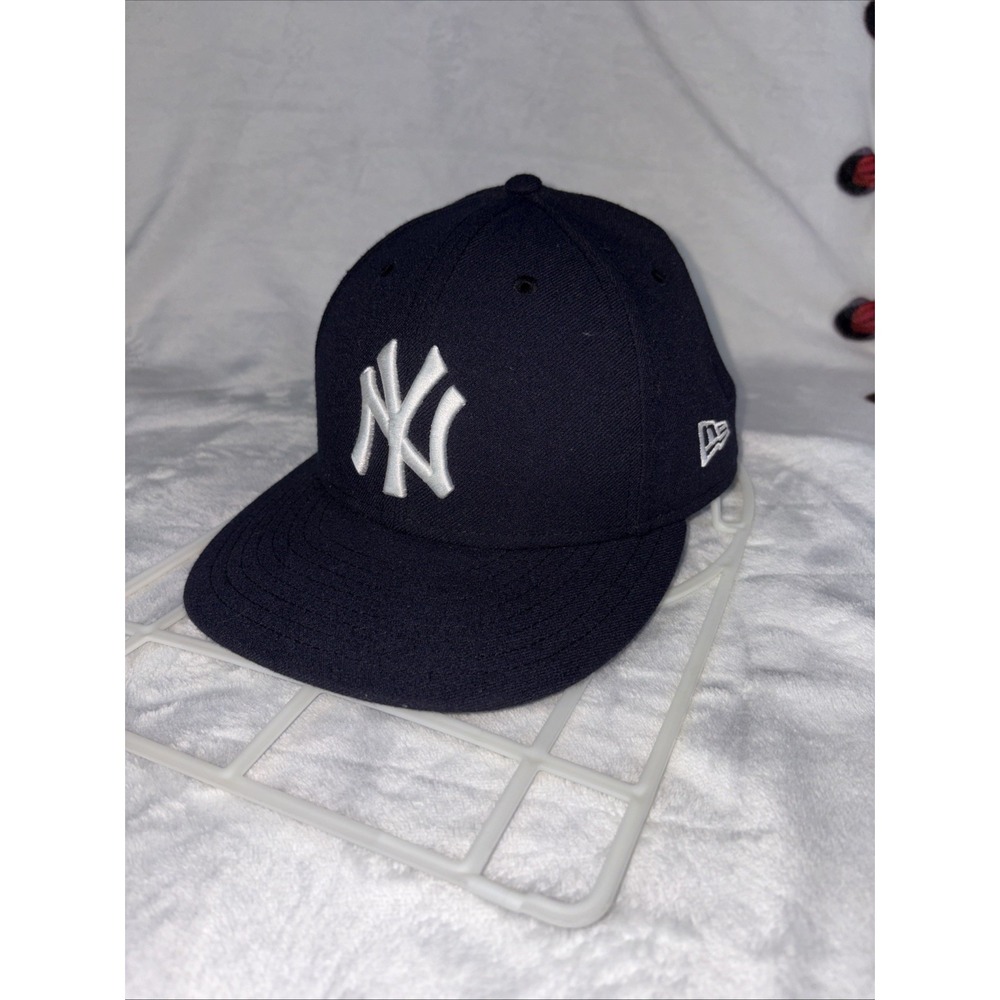 New Era New York Yankees Basic Black & White 9Fifty Snapback Cap